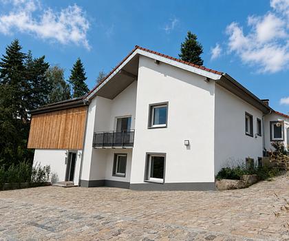 Moderne 2-Zimmer-Wohnung mit Blick ins Grüne – 2024 neu ausgebaut