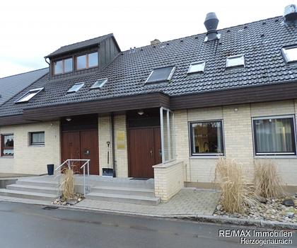 Großzügige, möblierte 2 Zi.-DG-Maisonette-Wohnung