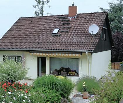 Einfamilienhaus mit großem Garten, Garage und Carport in Eckenhaid