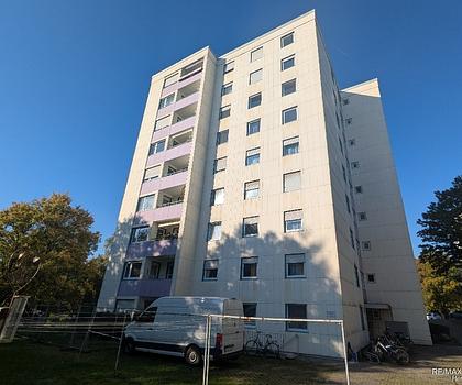 Attraktive, renovierte 3-Zimmer-Wohnung
mit Balkon und Weitblick