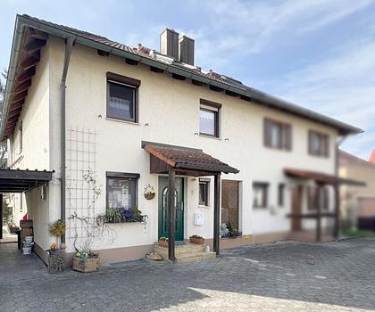 Nähe Forchheimer Innenstadt!
Familienfreundliche Doppelhaushälfte